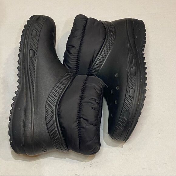 Crocs classic lined neo puff shorty boot black size Women size 10 style 207311 - Picture 3 of 14